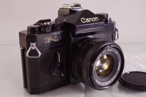 送料無料★キャノン CANON F-1 ボディ 後期 + NEW FD 50mm 1.8★露出計完動★10416