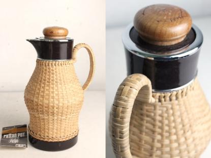 Tb526象印 籐編みカバー魔法瓶 1 0l 昭和レトロ 保温ポット Pot 保冷 ピッチャー 天然素材 当時物 花見 ピクニック 古道具タグボート 缶 売買されたオークション情報 Yahooの商品情報をアーカイブ公開 オークファン Aucfan Com