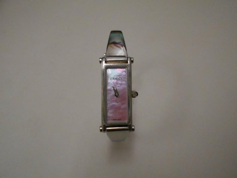 ☆ GUCCI グッチ レディース 腕時計 ピンク 1500L クオーツ 1円 スタート 激安 ☆