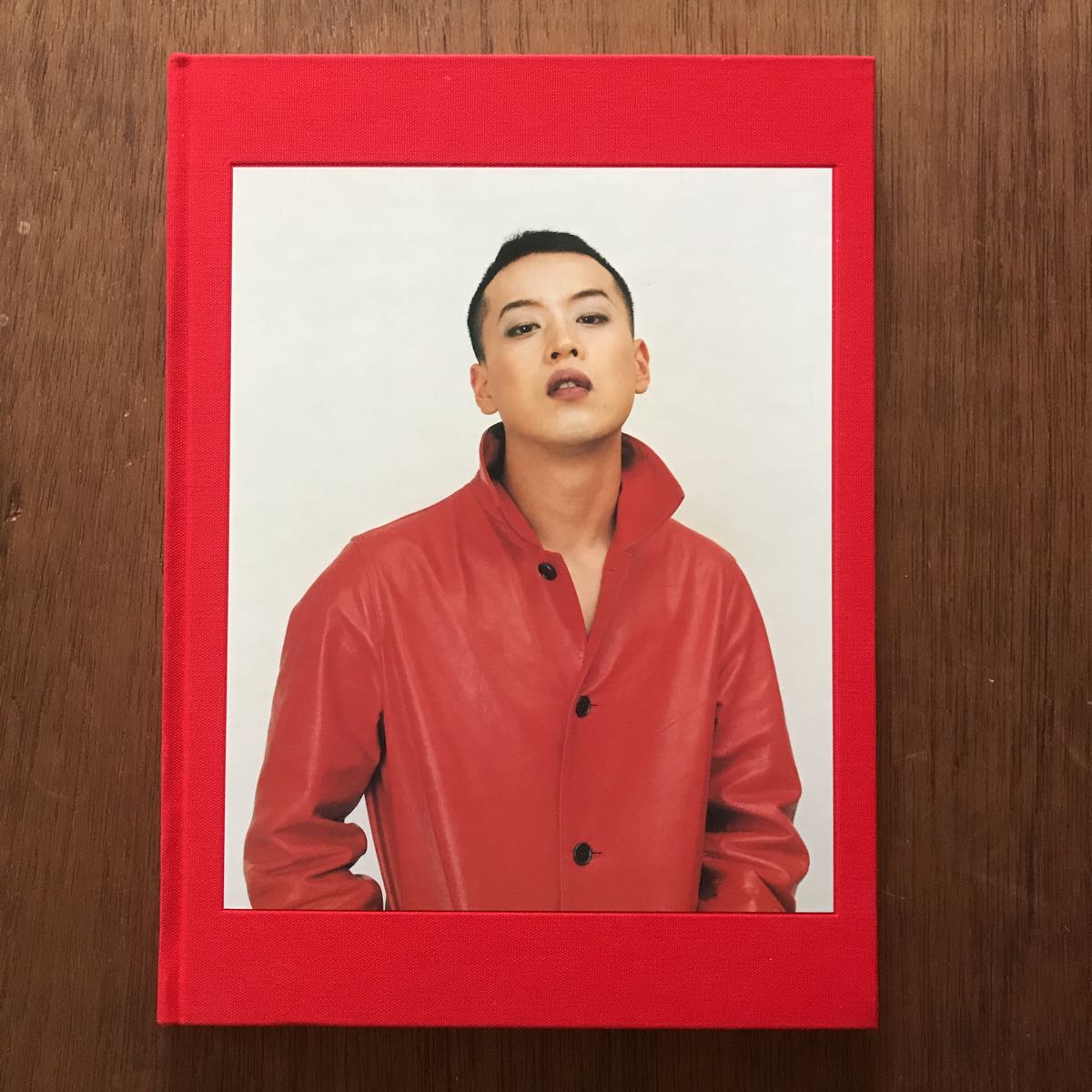 MY 鷹野隆大写真集『IN ROOM REVISITED』刊行。二つの「In My 文福