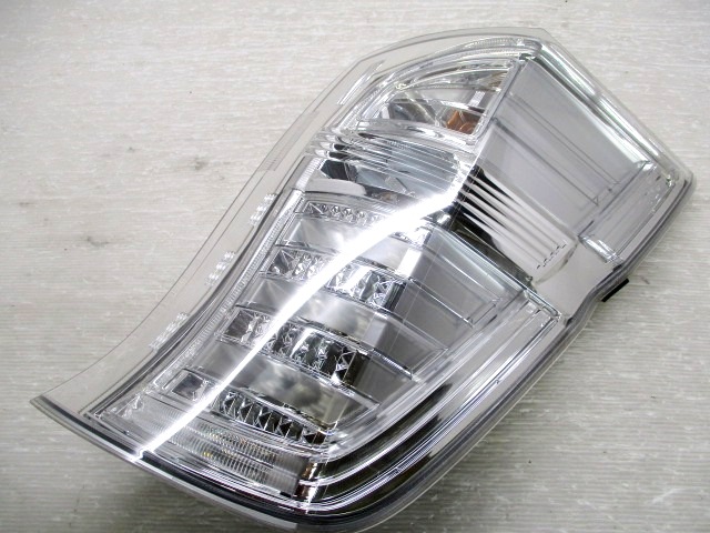 ステップワゴン スパーダ RK5 後期 純正 右 テール LED STANLEY W0587