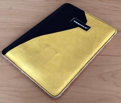 F29 FREITAG フライターグ mini iPad SLEEVE for 黒 用ケース 赤白緑