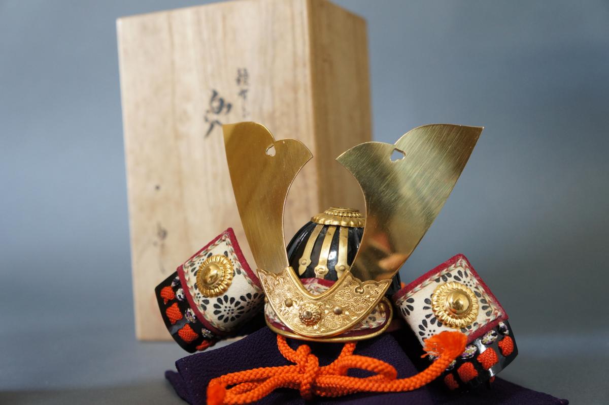 甲冑師 加藤一冑 菊金物兜 細川頼有 戦国武将 兜 置物 【公式通販】