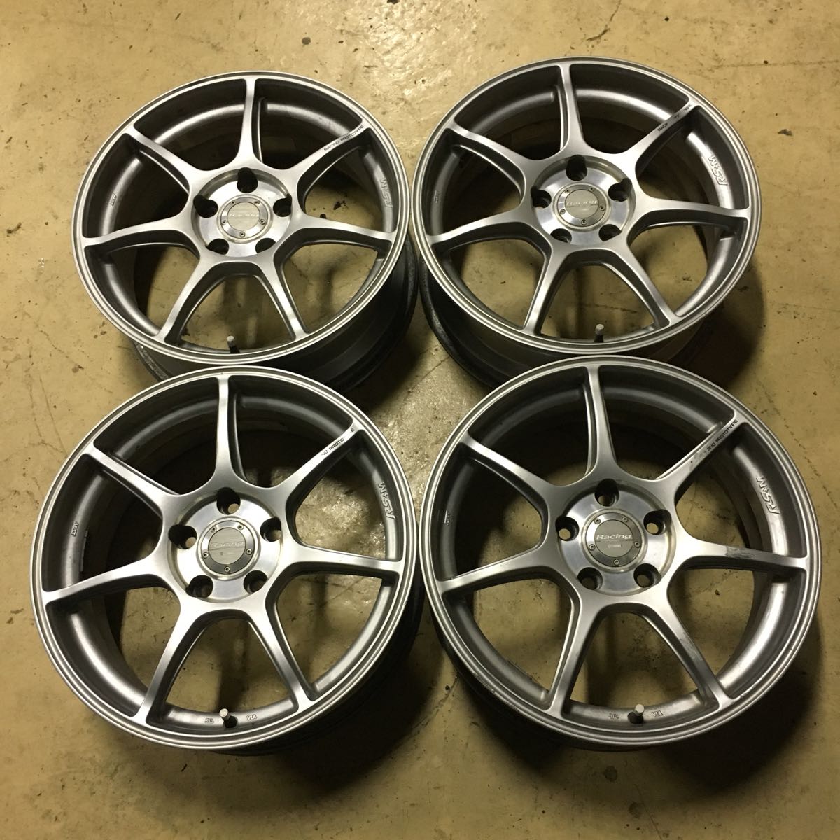 エンケイ 格安軽量ホイール ENKEI RS+M 17インチ 7J+45 PCD114.3 5穴