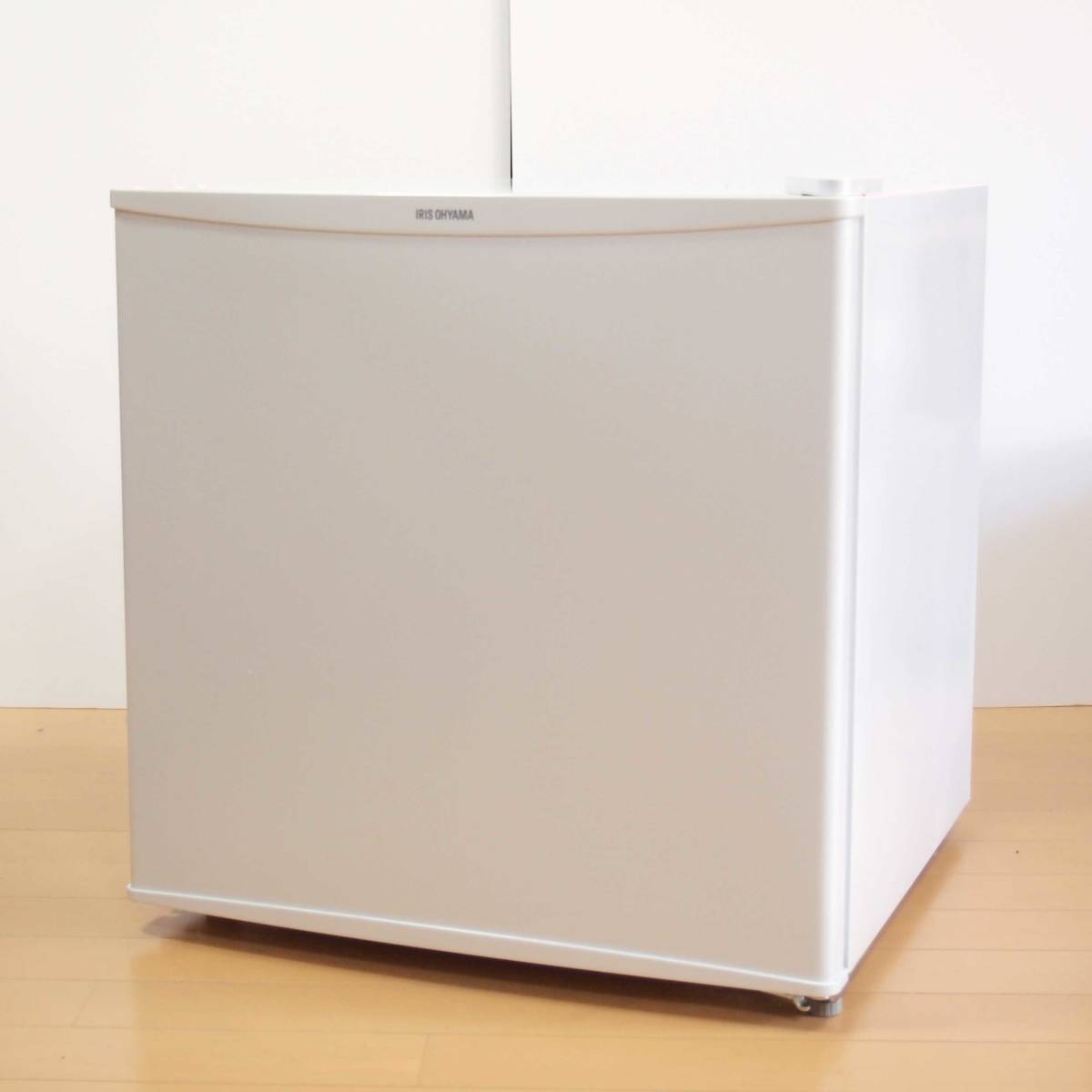 冷蔵庫 : 小型 1ドア アイリスオーヤマ 45L 幅47.2cm 右 静音 