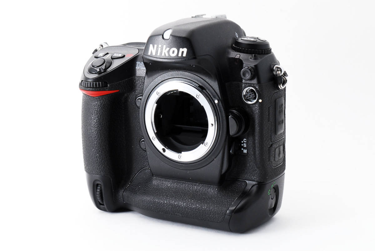 Nikon D200 ボディ + 標準ズームレンズセット (AF Nikkor 28-80mm f3.3