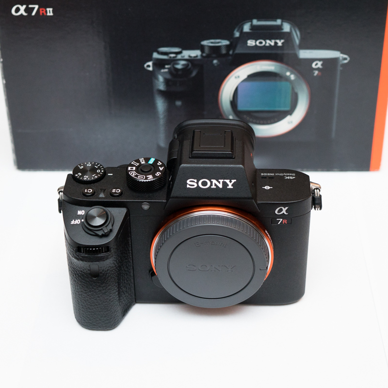 SONY α7RII α7r2 ミラーレス一眼カメラ　バッテリー3つ付き 極美品 ソニー SONY α7rII ボディ 付属品完備+純正バッテリー3個 元箱