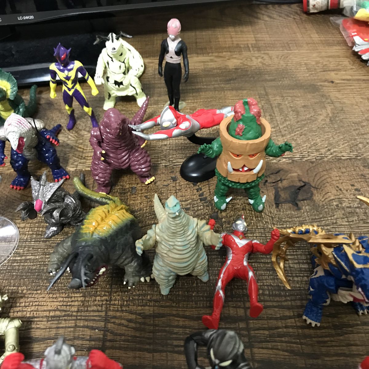 ウルトラマン 怪獣 HGシリーズ フィギュア 大量セット HGシリーズ ウルトラマン 怪獣 フィギュア 大量 特撮 おもちゃ、ゲーム