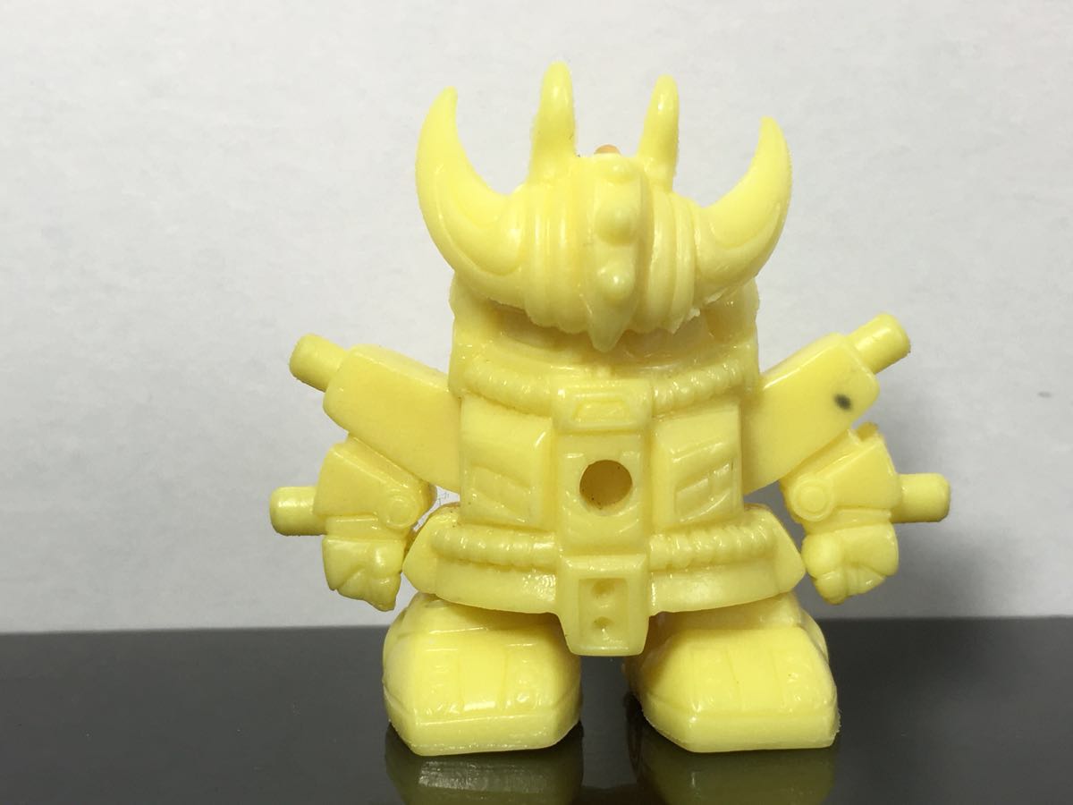 ガン消し　殺駆頭(R) ◇ガン消し SDガンダム 消しゴム 殺駆頭 R 黄色 | HANABI.COMMUNITY