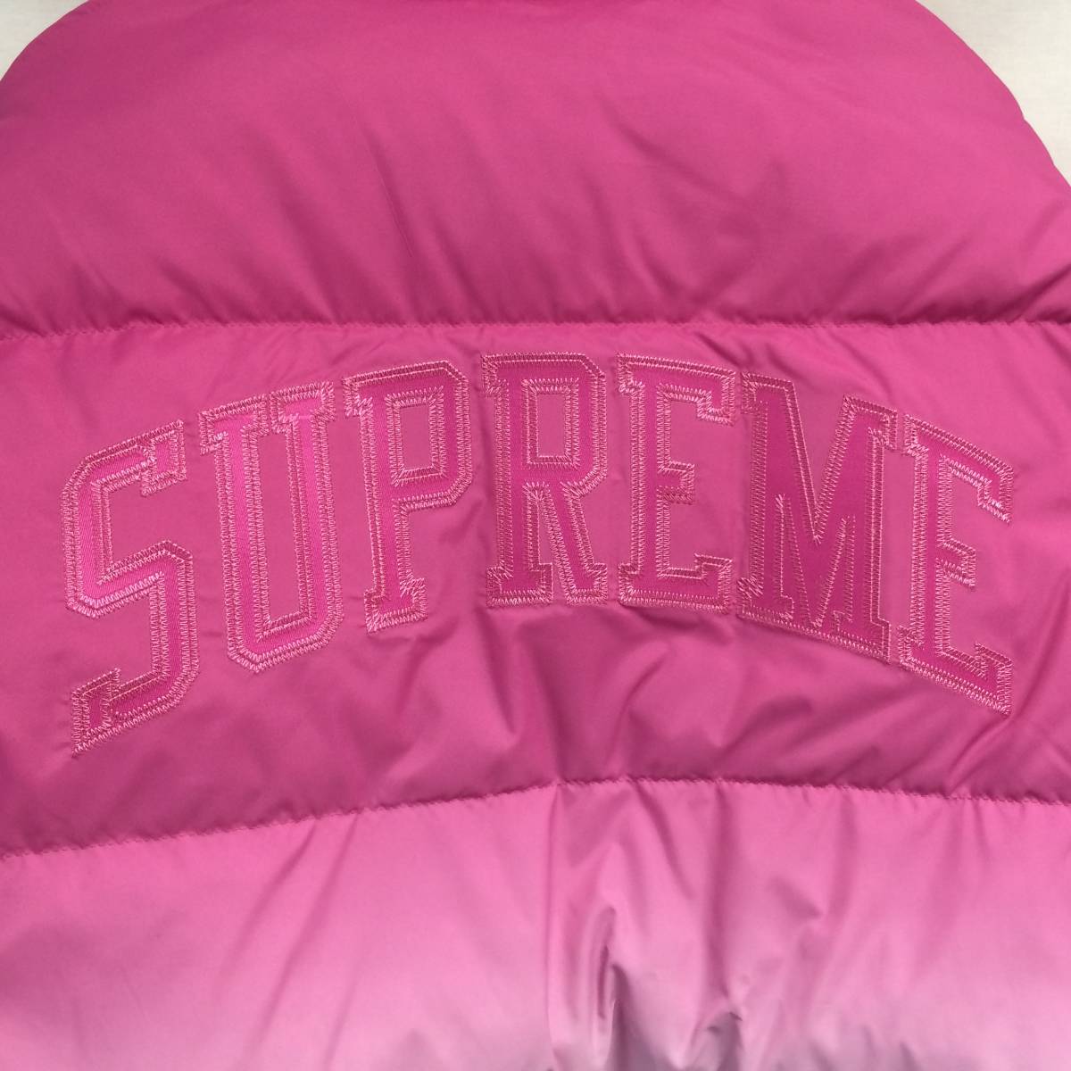 新品 18ss Supreme Gradient Puffy Jacket Lサイズ Pink パフィー 