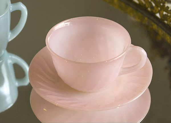 美品！ ファイヤーキング スワール ピンク 桜色 カップ＆ソーサー 耐熱