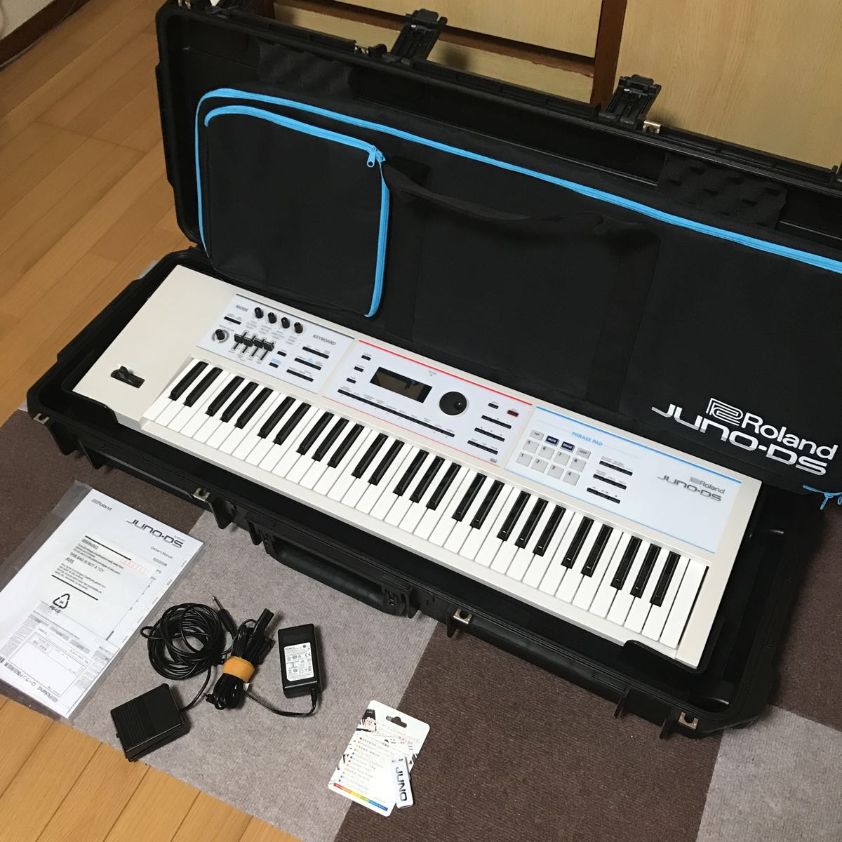 Roland JUNO DS ホワイト おまけ多数 Roland - JUNO DS-61（白）｜株式 
