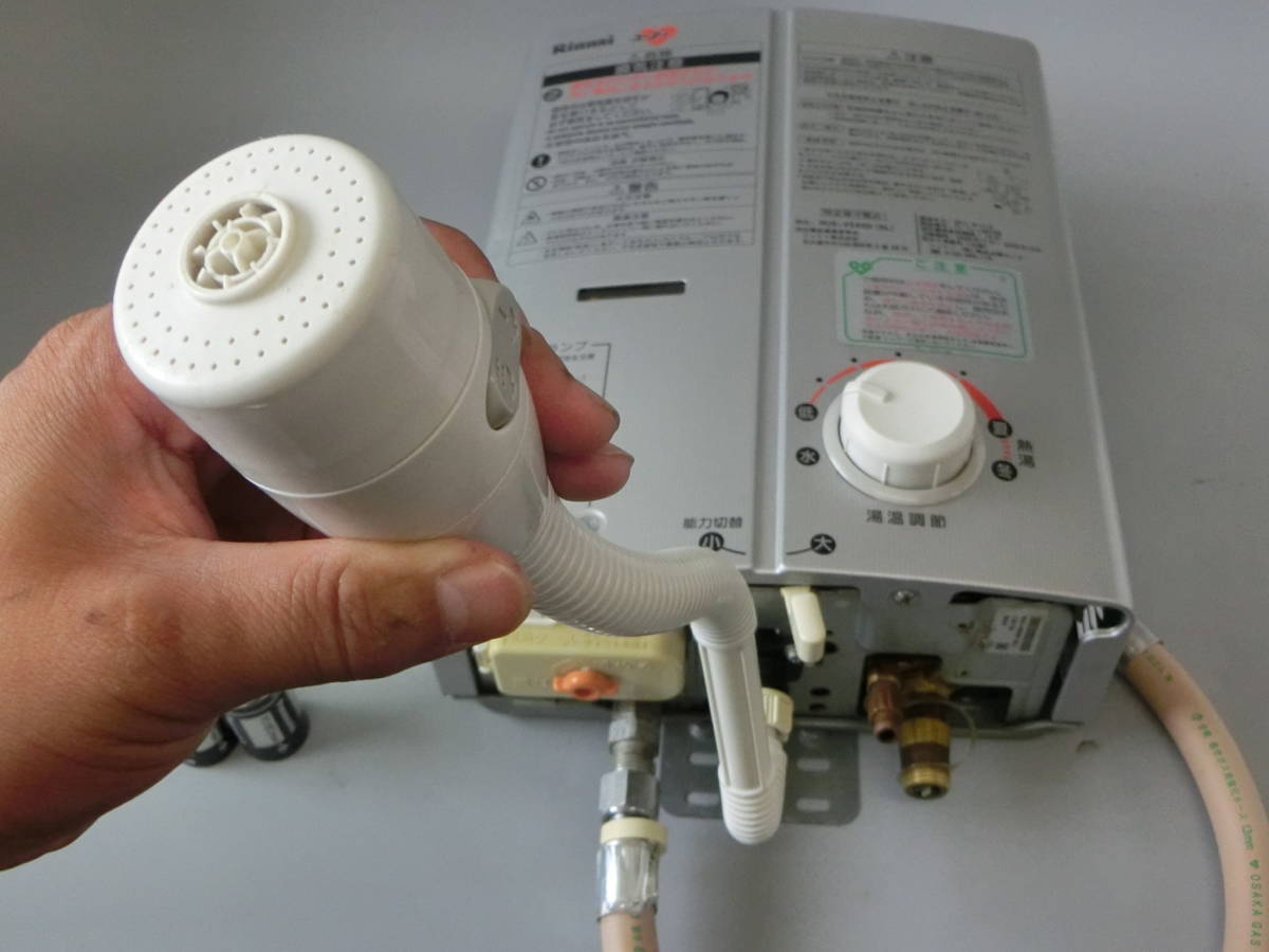 【稼働品/都市ガス用/.送料込】リンナイ 小型給湯器 RUS-V5500 瞬間湯沸かし器 シルバー 中古 台所 リンナイ : 小型湯沸かし器 RUS-V51YTB-WH-13A 小型湯沸器(ホワイト&frasl;都市ガス) 安い