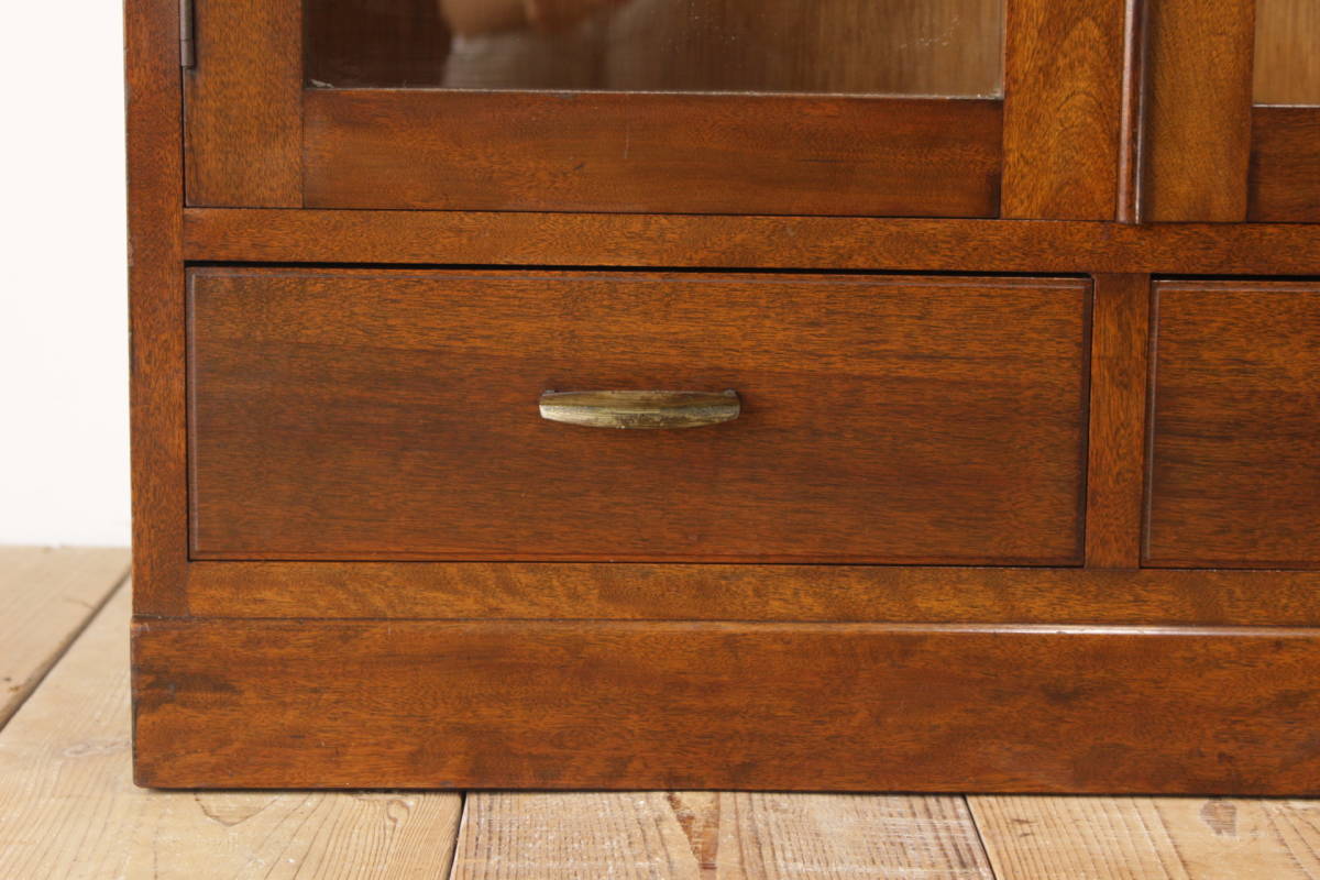 木製 飾り棚 ガラス扉 収納棚 英国アンティークのガラス扉付き本棚、オーク材のおしゃれなブック 中古 昭和 古家具 本棚 ブックシェルフ 食器棚 ガラス扉 収納 クラシカル 和モダン レトロ 無垢 戸棚 キャビネット/小道具