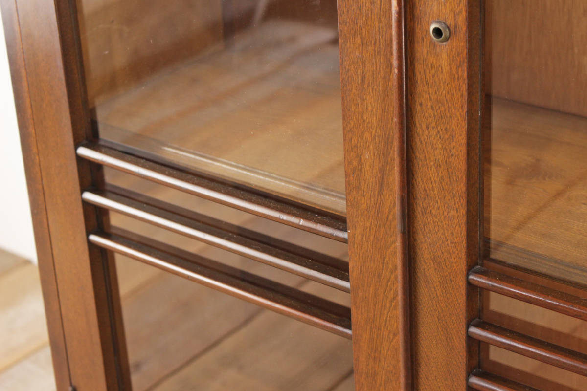 木製 飾り棚 ガラス扉 収納棚 英国アンティークのガラス扉付き本棚、オーク材のおしゃれなブック 中古 昭和 古家具 本棚 ブックシェルフ 食器棚 ガラス扉 収納 クラシカル 和モダン レトロ 無垢 戸棚 キャビネット/小道具