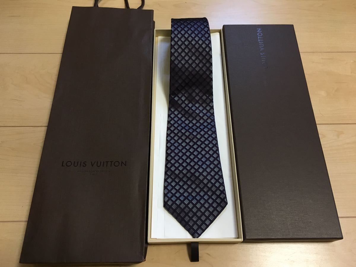 【大人気，セール】 ルイ ヴィトン LOUIS VUITTON クラヴァット チェックバイオレット LV柄 ネクタイ 紫(ネクタイ)｜売買されたオークション情報、yahooの商品情報をアーカイブ公開 - オークファン 服飾小物