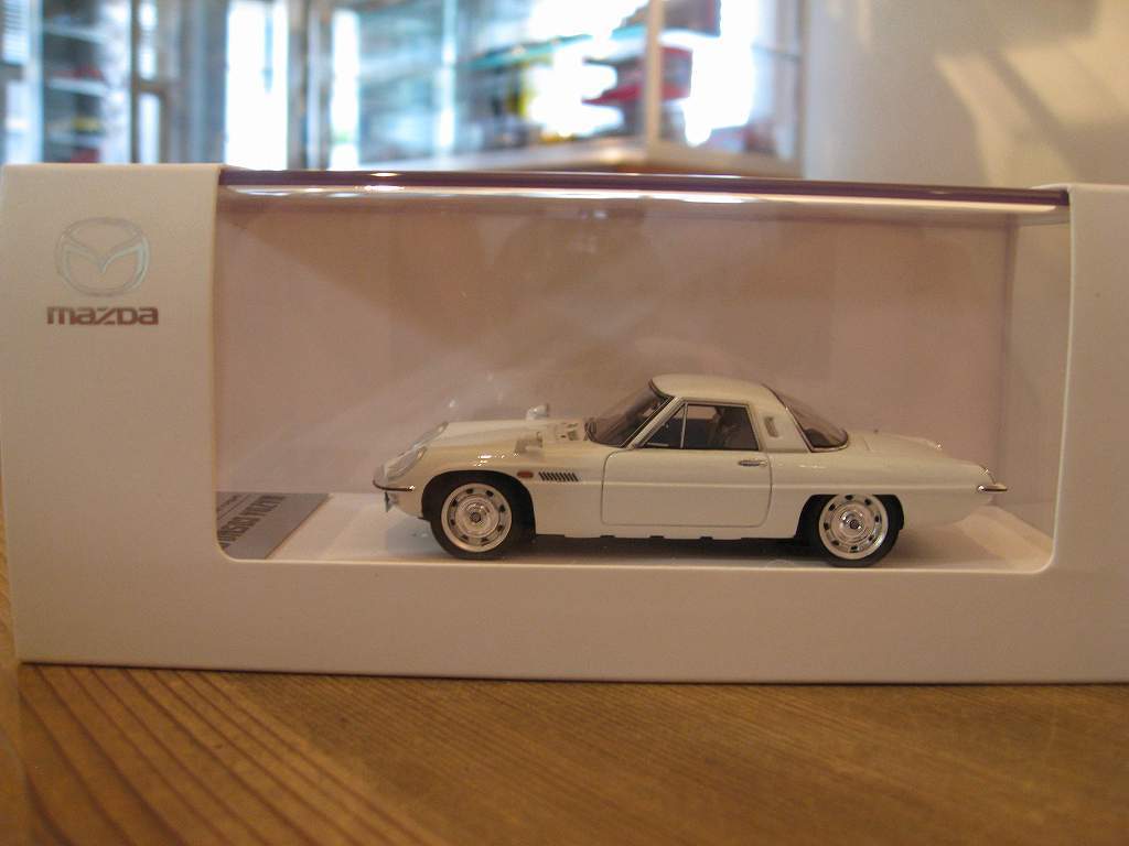 新作入荷，セール マツダ企画パッケージ TSM製1/43 マツダコスモスポーツ ホワイト(BBR)｜売買されたオークション情報、yahooの商品情報をアーカイブ公開 - オークファン BBR