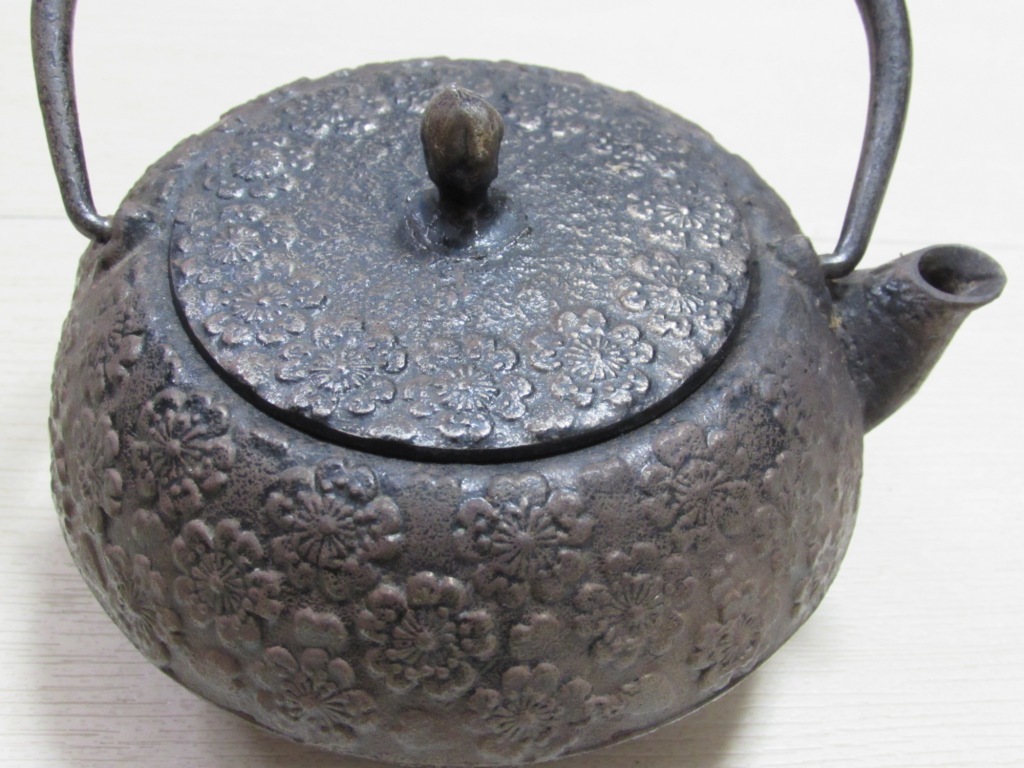 照光堂 純砂鉄 桜柄 急須 おまけ 南部鉄器 鉄瓶 【公式通販】