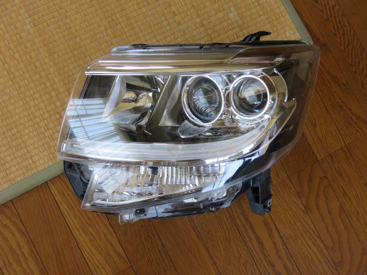 LA600S タントカスタム 純正 左ヘッドライト 81185-B2070 【公式通販】