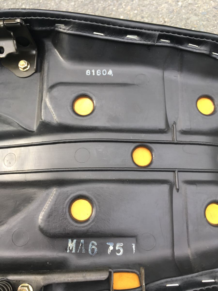 CBX400F 2型 純正シートの入札履歴 - 入札者の順位