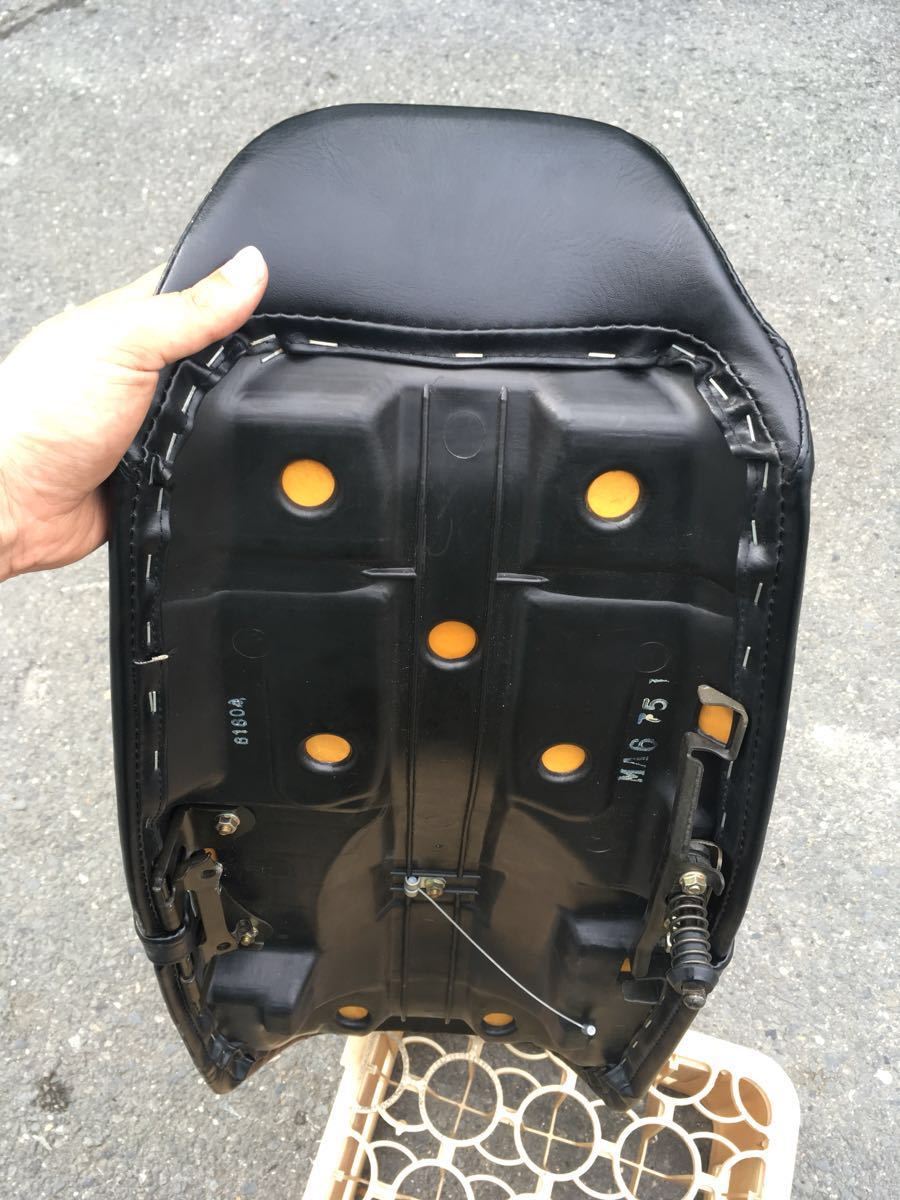 CBX400F 2型 純正シートの入札履歴 - 入札者の順位