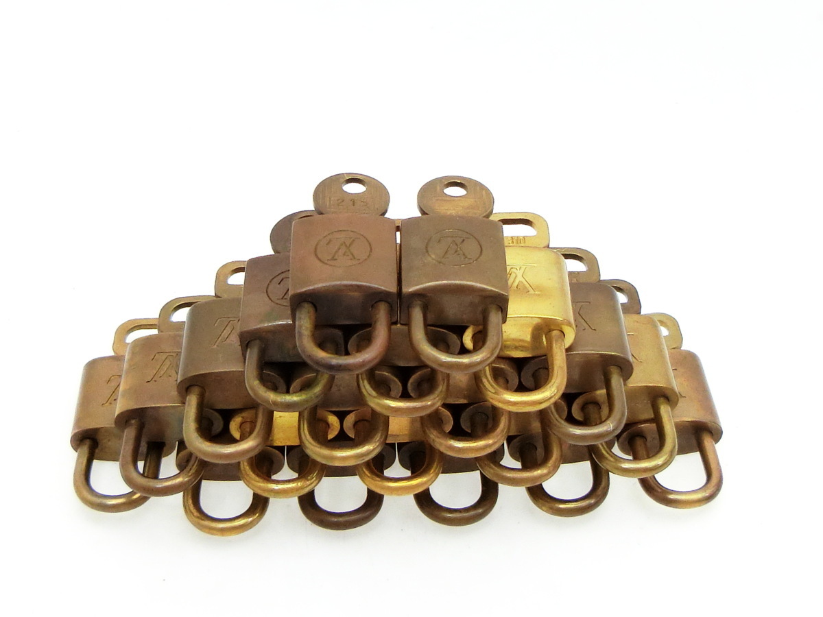 ◆N14286 ルイヴィトン カギ 南京錠 カデナ 20点 セット カデナ ルイヴィトン パドロック ルイヴィトンのパドロック(カデナ・南京錠)の高価買取なら パドロックの通販 番号311