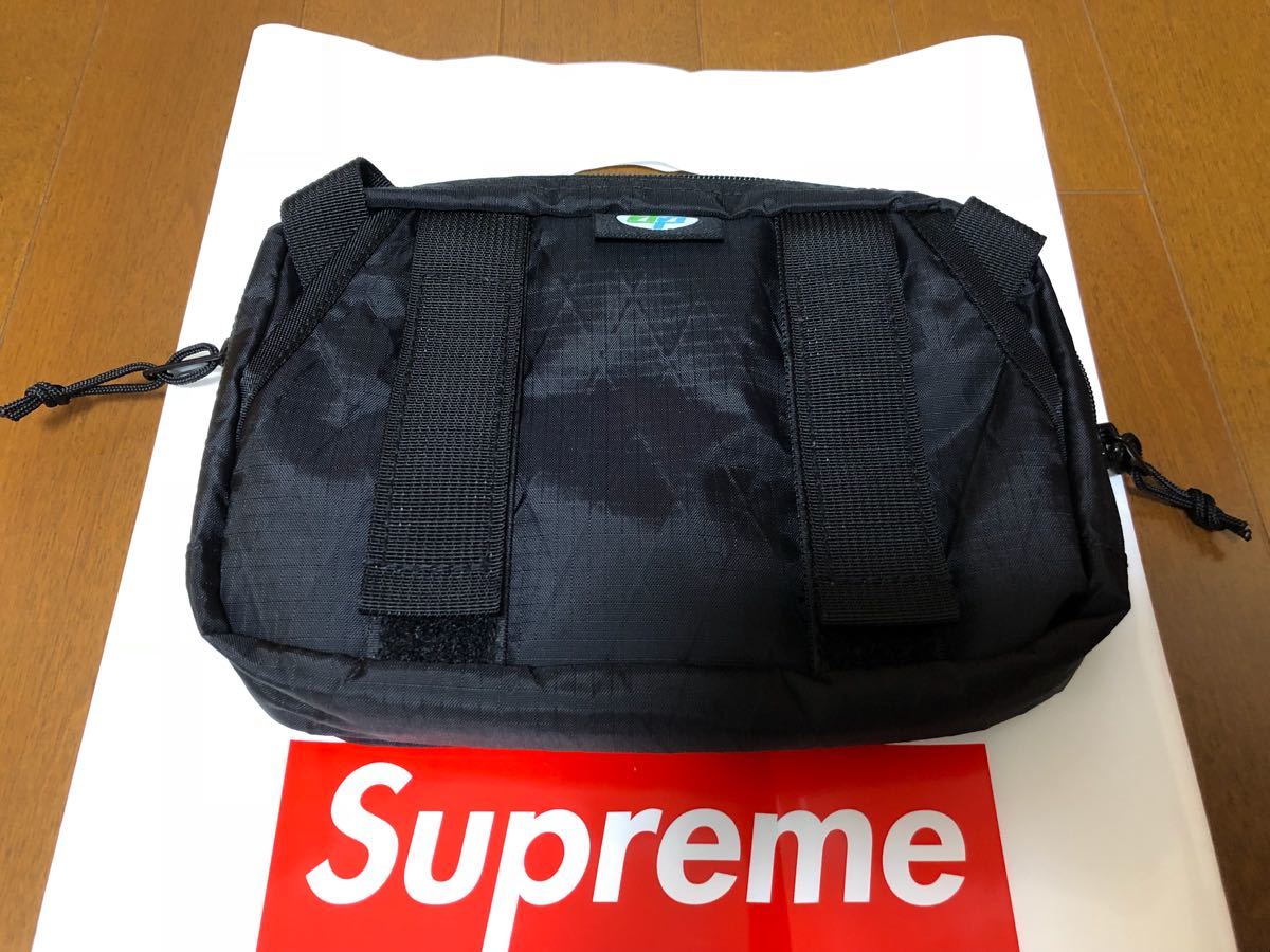 18AW Supreme Shoulder Bag Black 黒 新品未使用 シュプリーム ショルダーバッグ 半タグ付 おまけ(BOXロゴステッカー付属)