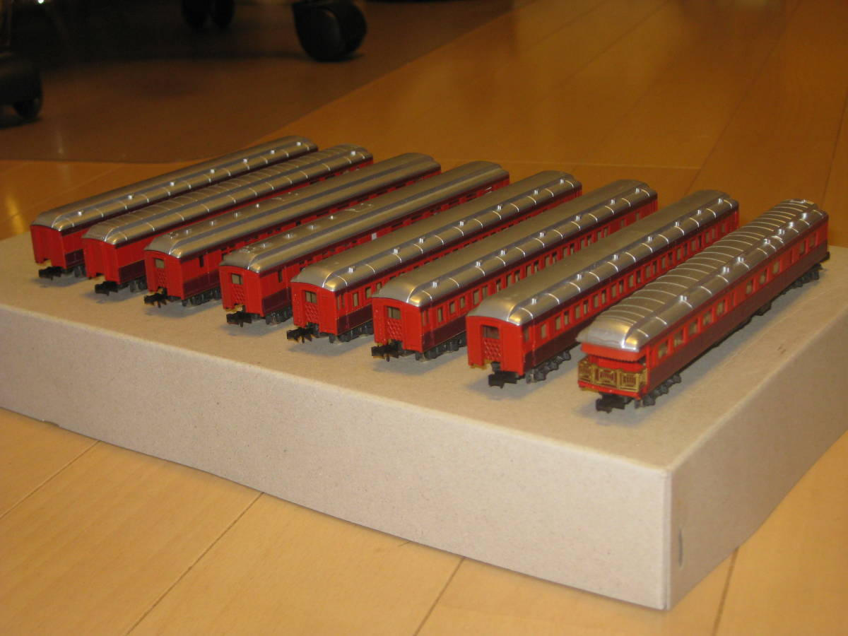 Ｎゲージ　リバロッシ　シカゴ＆アルトン　ダブルルーフの旧型客車　８輌。　