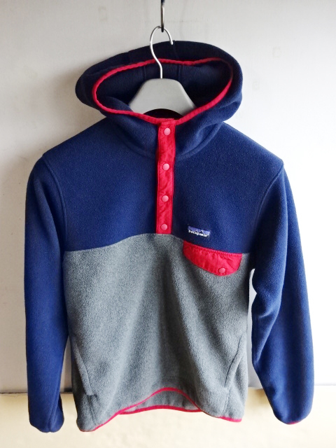 パタゴニア シンチラ スナップT フーディー S 青×赤×灰