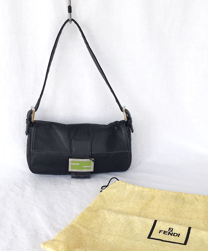FENDI フェンディ ハンドバッグ マンマバケット レザー ミニショルダー