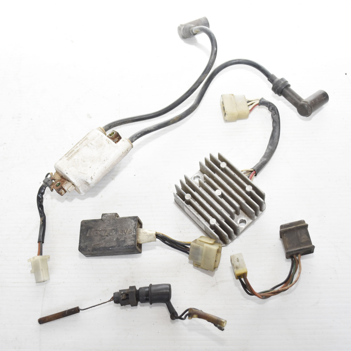 RZ250 4L3 レギュレーター リレー コイル センサー 電装セット 【A