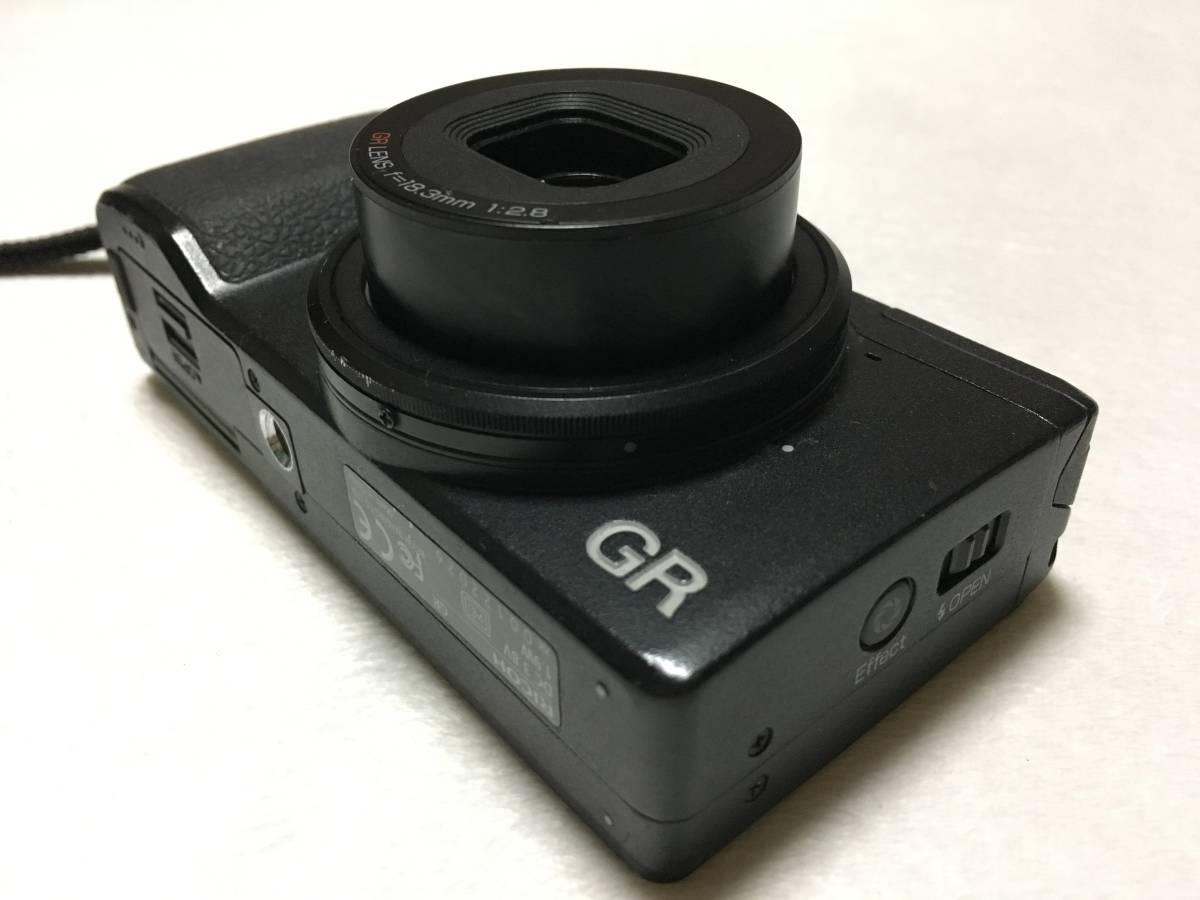 RICOH GR III デジタルカメラ APS-Cサイズ大CMOSセンサー搭載 RICOH GR III デジタルカメラ APS-Cサイズ大CMOSセンサー搭載