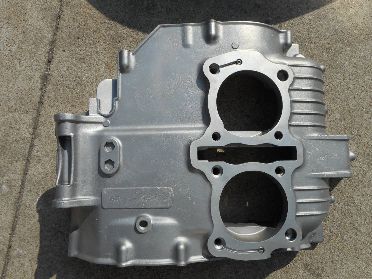 cb400n cb400tクランクケース CB400T クランクケース上部 【公式通販】