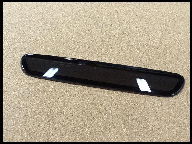 ハイエース　200系　ハイマウント　リア　テール　ストップ　ランプ　1型　2型　3型　4型　５型　新品　スモーク　カバー　送料込み価格！_1