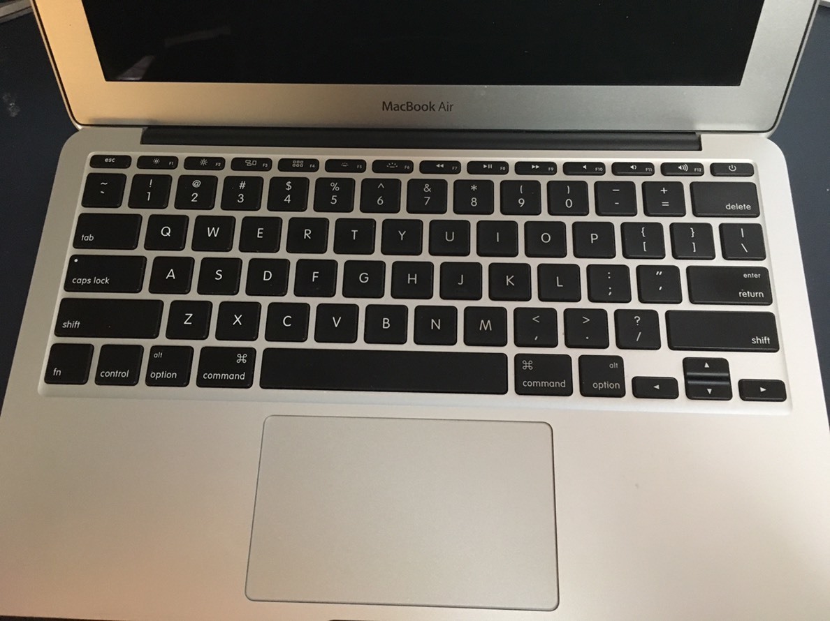 Apple Macbook Pro Early 2011 / Core i5 2.3GHz / 8G / SSD 512GB
