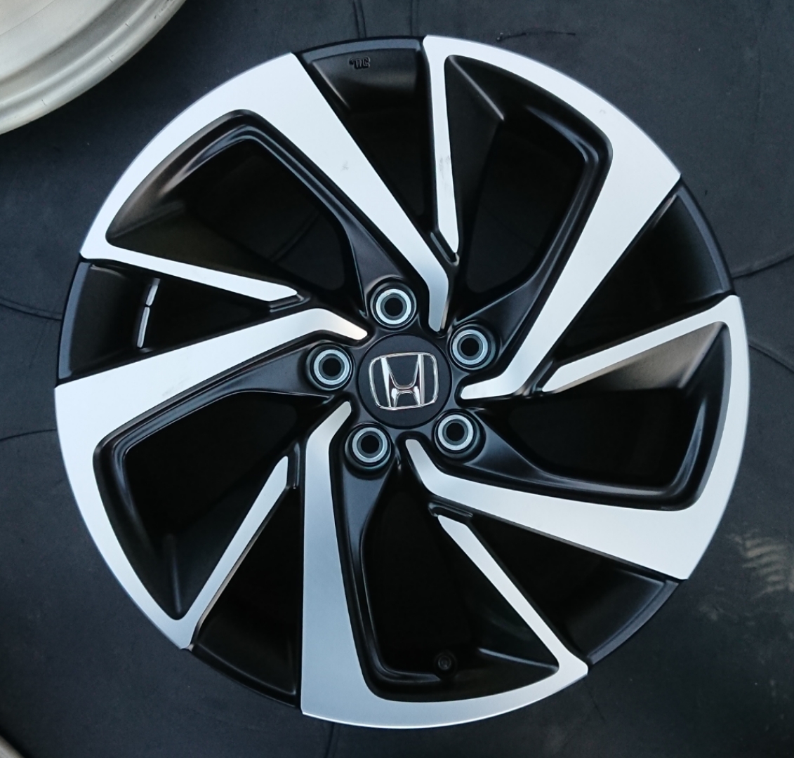新車外し】ホンダ ヴェゼル RS 純正アルミホイール 18インチ 1本 微