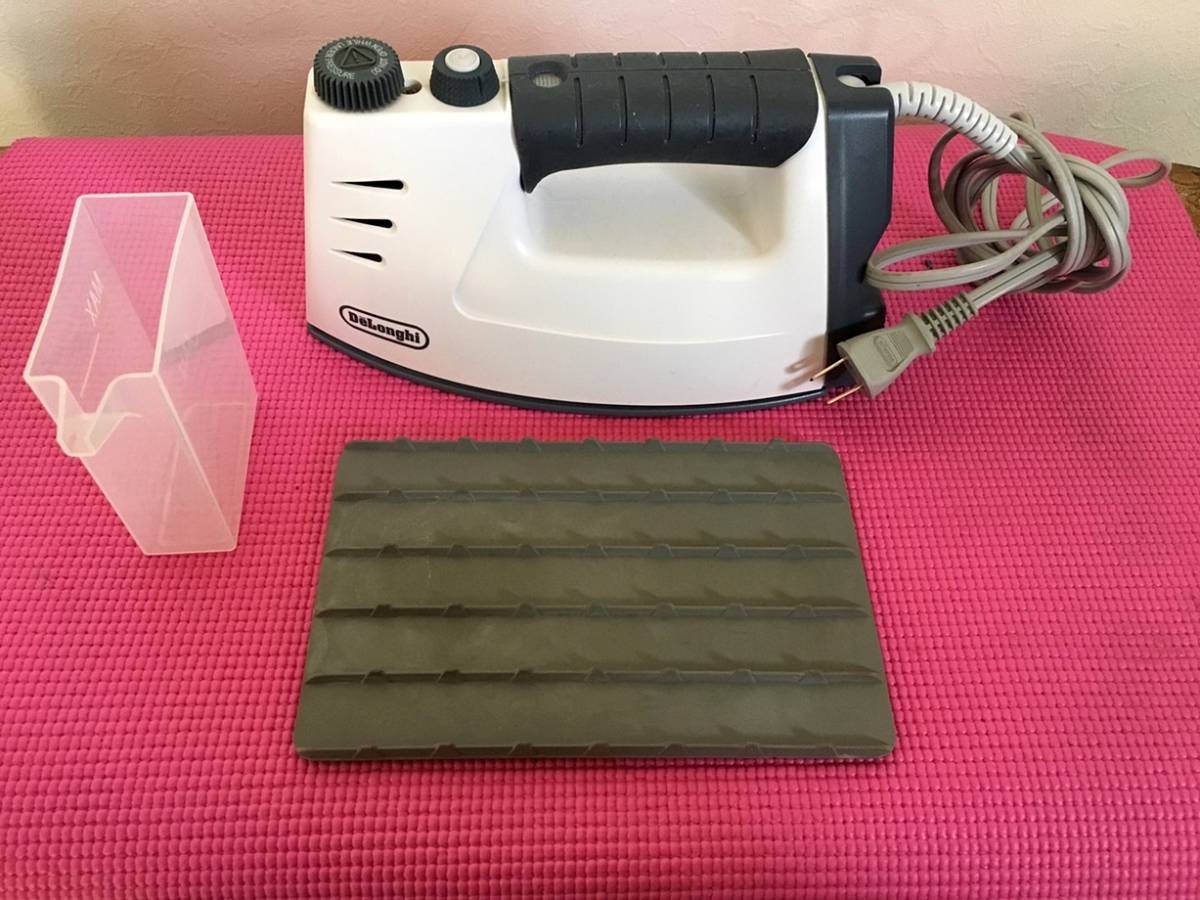 デロンギ ボイラー内蔵型スチームアイロン