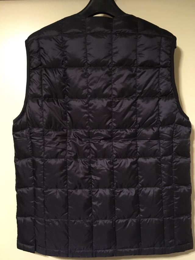 未使用品Mサイズ ユニクロUNIQLOウルトラライトダウンコンパクトVネックベスト ネイビー紺色 ユニクロ UNIQLO 美品 ダウン ウルトラライト UNIQLOレディースMウルトラライトダウンコンパクトジャケット