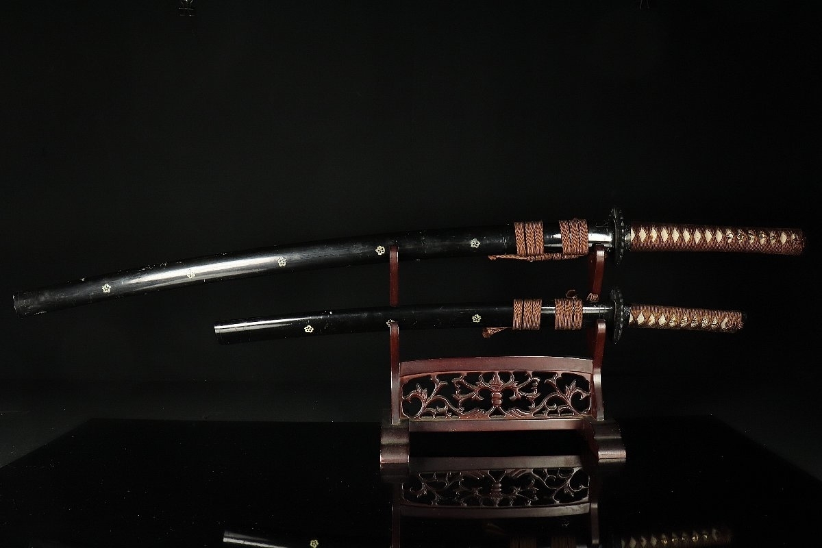 URA]極上/龍花螺鈿塗鞘京透かし鍔模造刀大小セット(検)骨董/武具/刀剣