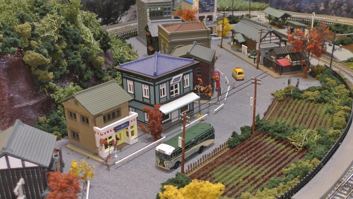 SAZAN】鉄道ジオラマレイアウト※90x60cm『秋の田舎駅(引込駅)』☆E