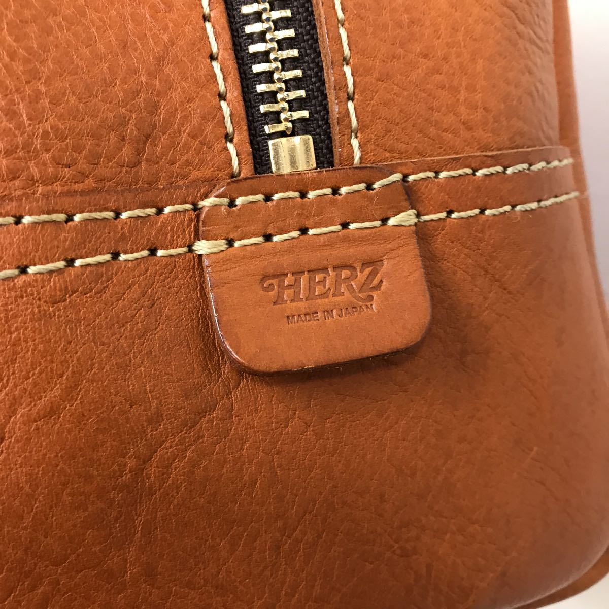 ⁄ 革鞄のHERZ 革鞄の メンズ・レディース問わずで使えるビジネスレザー 