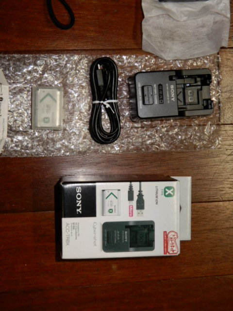 Cyber-shot DSC-HX60V+純正アクセサリーキット ACC-TRBX(保証有り、欠品無し)_5