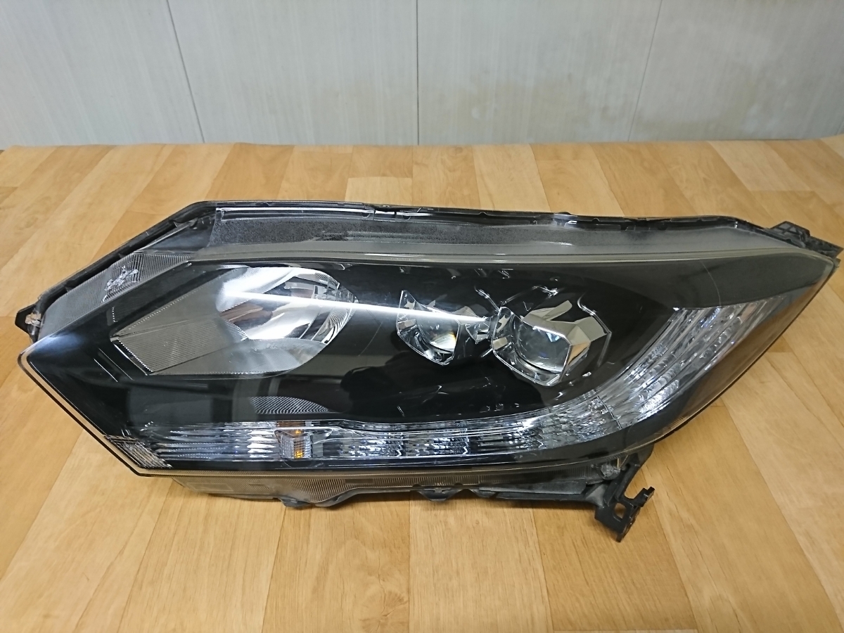 RU3 ヴェゼル 左 ヘッドライト KOITO 100-62164 ホンダ用 自動車