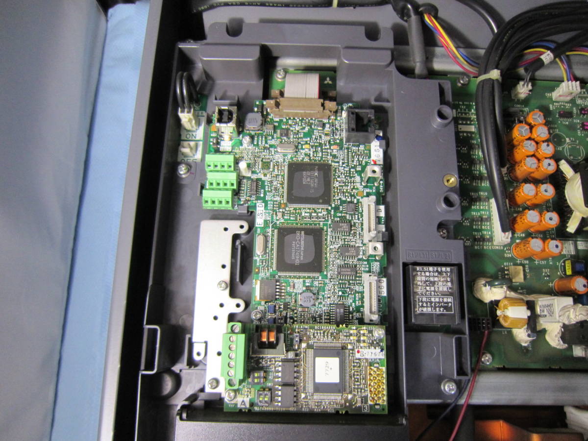 三菱電機のインバータ FREQROL-A700 FR-A720-30K 三相200V 約26kg
