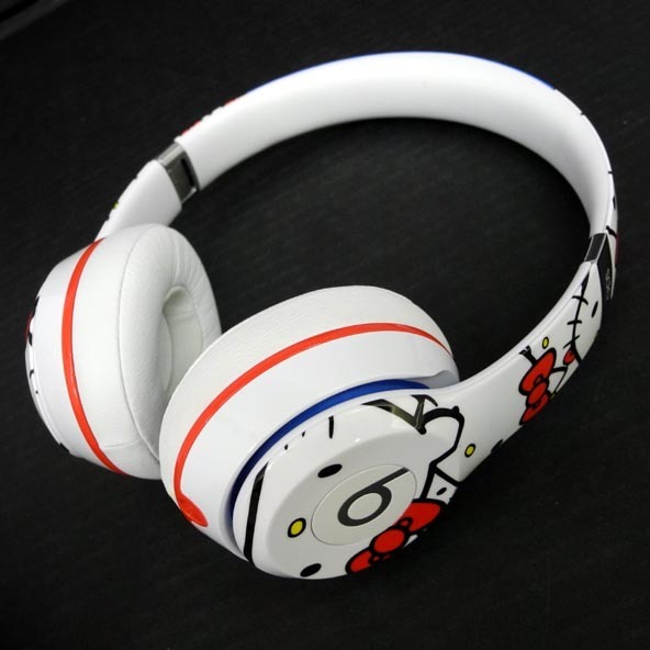 中古/beats solo2 HELLO KITTY SPECIAL EDITION コラボモデル ハロー