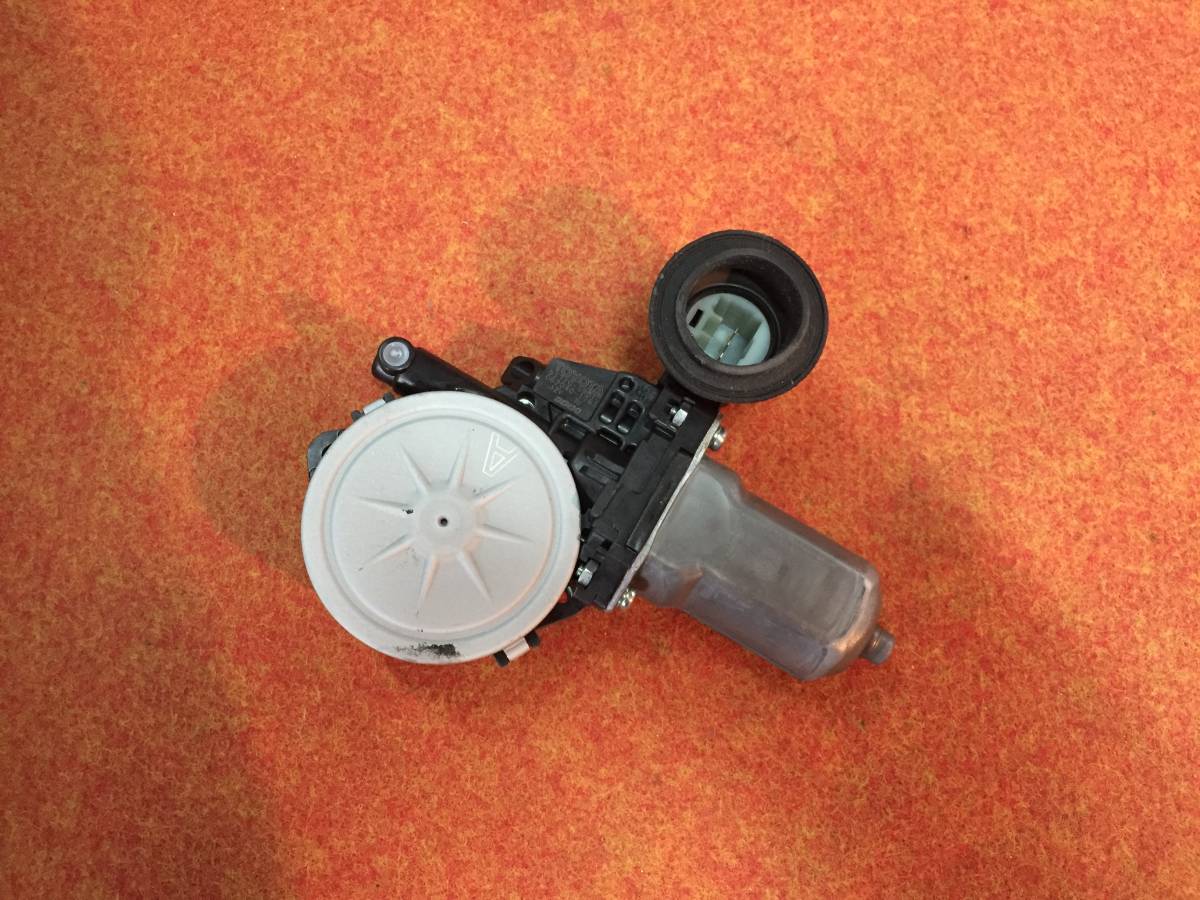 □ハイエース 200系 4型 パワーウインドウ レギュレーター モーター右