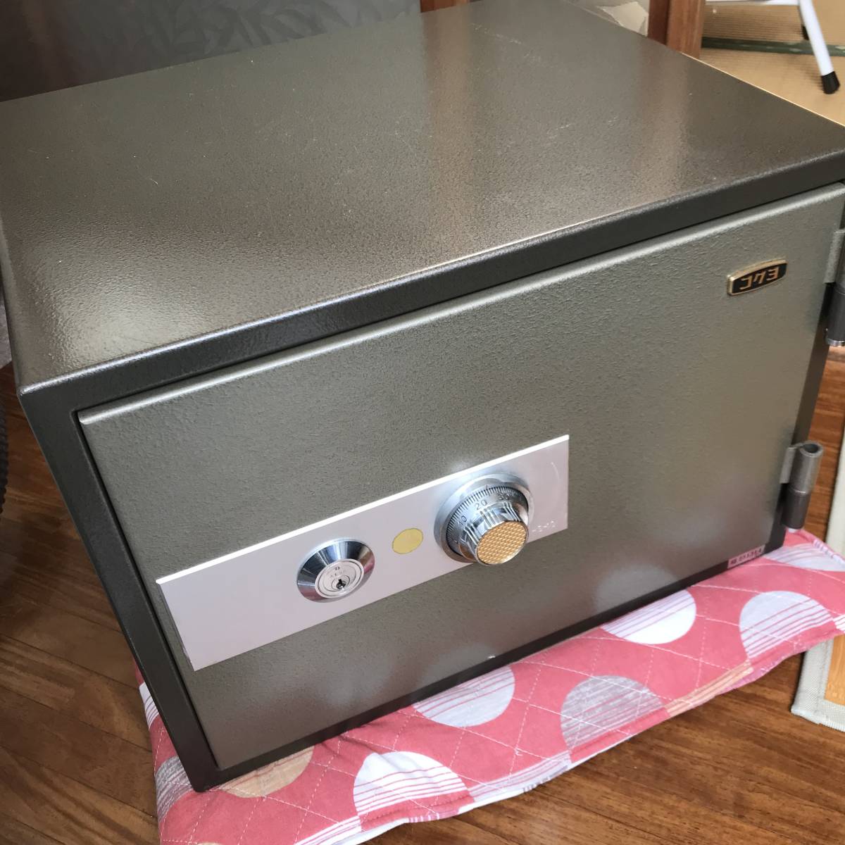 KOKUYO コクヨ HS-10 ダイヤル式 キー付属 耐火金庫 防犯 保管庫 