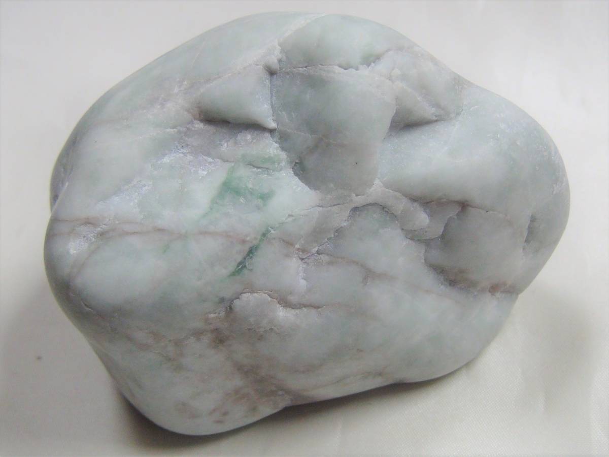 糸魚川134 翡翠 378g ヒスイ 原石 鑑賞石 自然石 誕生石 鉱物