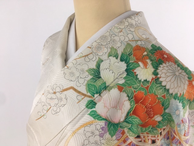 バイセル 着物 名品 振袖 クリーム 草花 牡丹 菊 枝梅 正絹 袷 身丈 