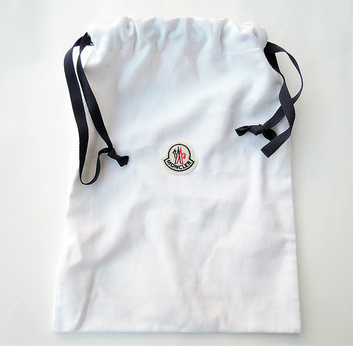 MONCLER モンクレール 巾着袋 布袋 保存袋　ショッパー袋　刺繍ワッペン モンクレール 保存袋 MONCLER 巾着 ワッペン - 新品未使用 付属品 布袋
